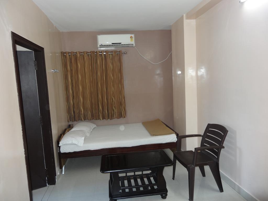 Dwaraka Inn Хайдарабад Экстерьер фото